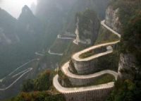 天门山盘山公路