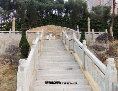 何绍基墓
