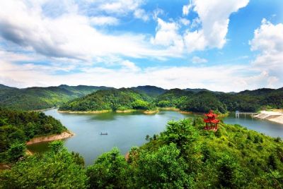 乌川湖风景区