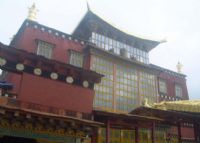 噶丹·松赞林寺