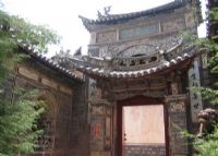 姚安龙华寺