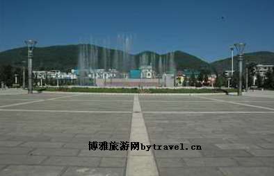 鲁甸县文化广场