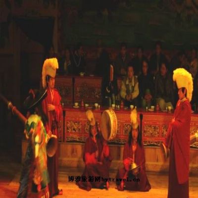 迪庆州民族服饰展演中心