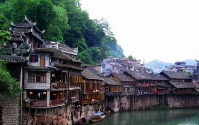 回龙阁吊脚楼群