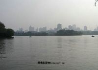 跃进湖