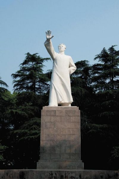 毛泽东青年时代塑像