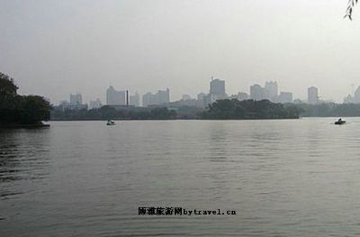 跃进湖