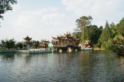 新平县龙泉公园