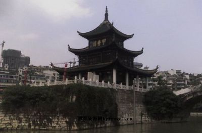 待渡山(甲秀楼)