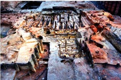 南越国木构水闸遗址