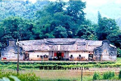 坳头光布围龙屋