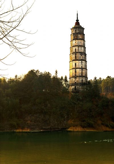 龙光宝塔