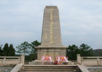 三河坝战役烈士纪念碑