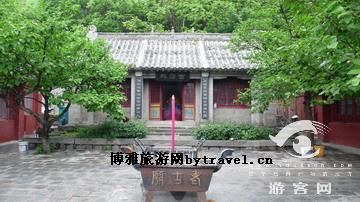 卧鹿山效圣寺风景区