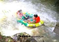 丛林瀑布谷漂流