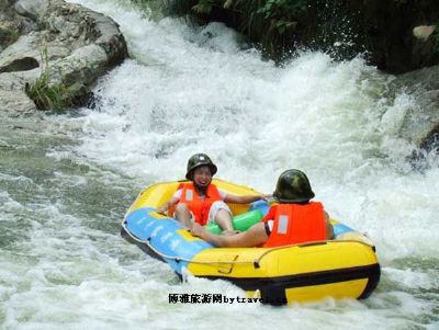 石牛寨蟒洞峡谷漂流
