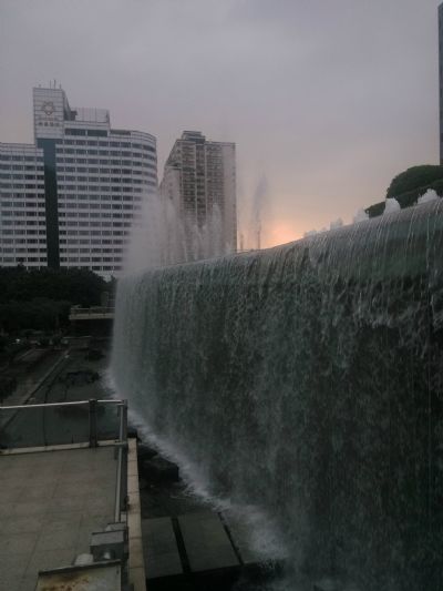 广州东站广场水景瀑布