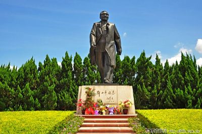 邓小平塑像