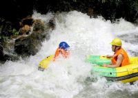 韶关百丈崖峡谷漂流