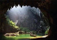 老虎谷暗河漂流