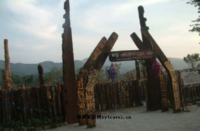 森波拉冰川水谷