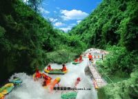 岑洞峡谷漂流