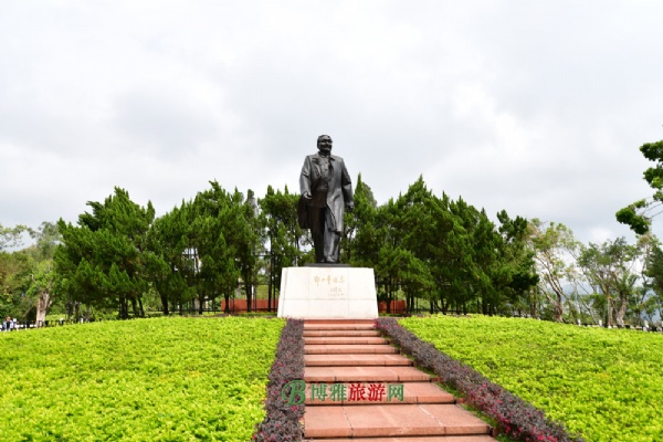 邓小平塑像